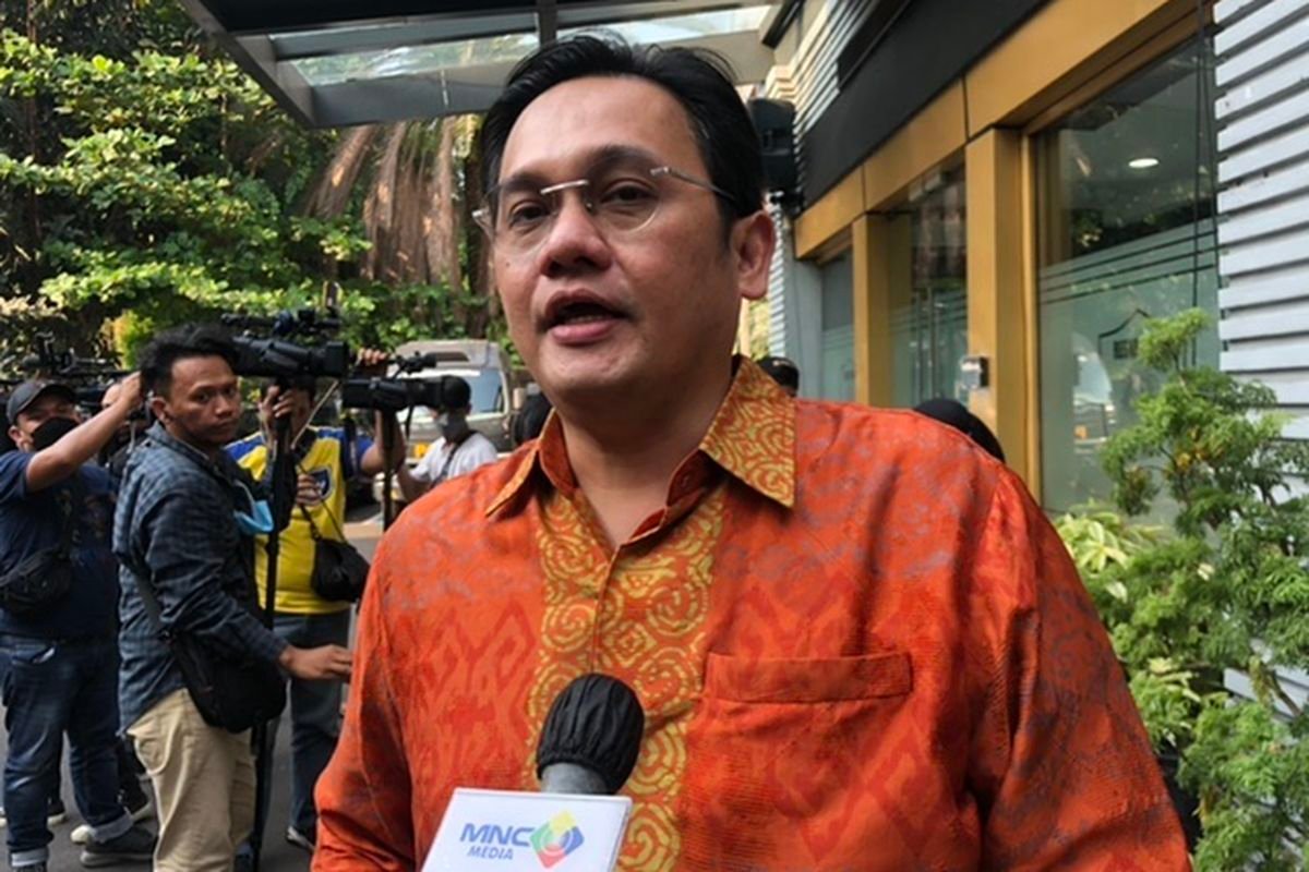 Drama Berlanjut: Farhat Abbas Sindir Denny Sumargo di Media Sosial!